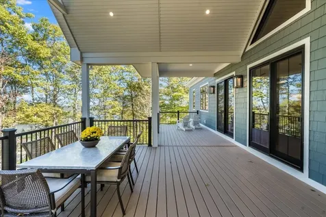 63 Commanders Helm Laconia NH 03246