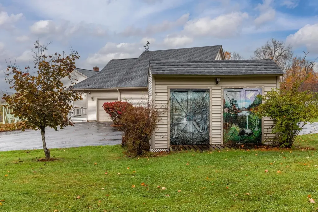 307 West Sleepy Hollow Road Essex Junction VT 05452