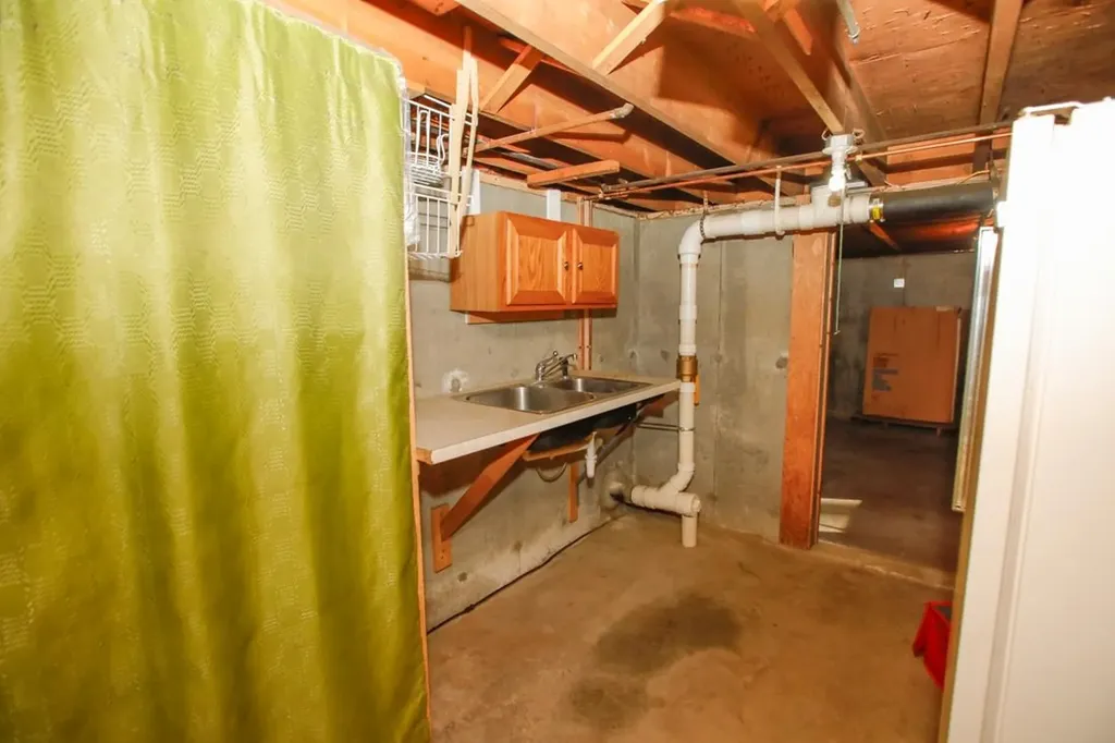 412 West Mitchell Street Manchester NH 03103