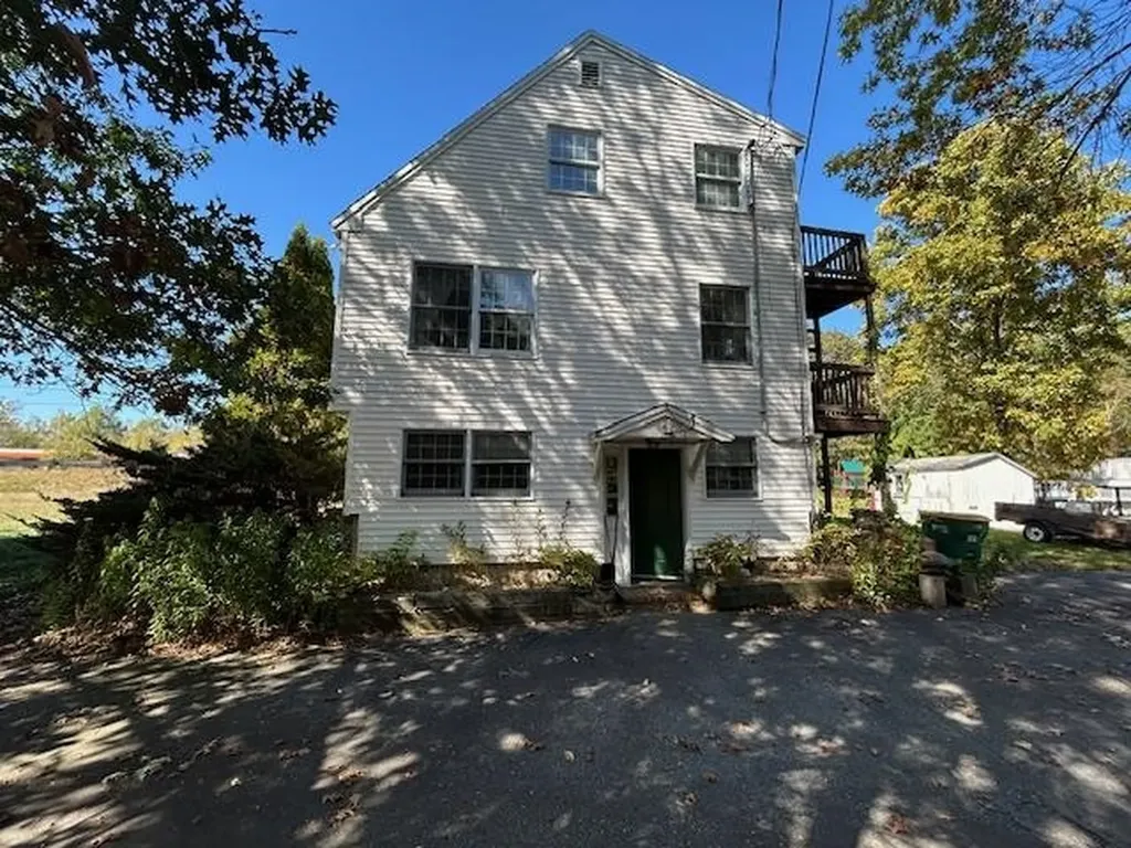 129 Route 125 Kingston NH 03848