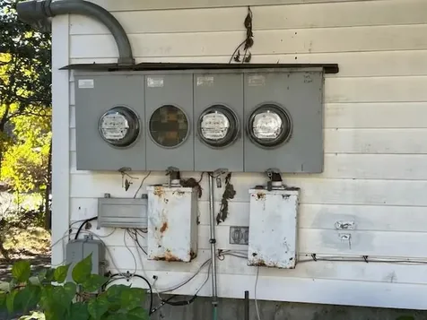 129 Route 125 Kingston NH 03848