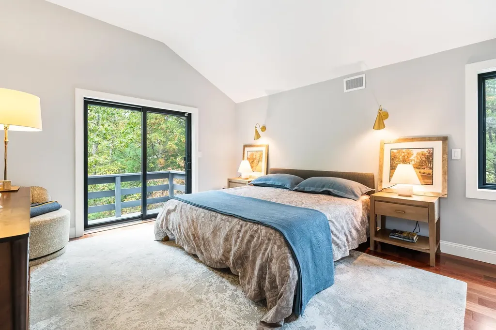 26 Seasons Lane Londonderry NH 03053