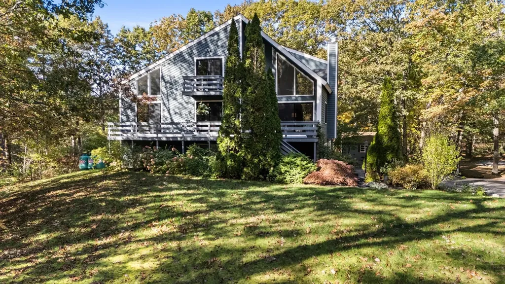 26 Seasons Lane Londonderry NH 03053