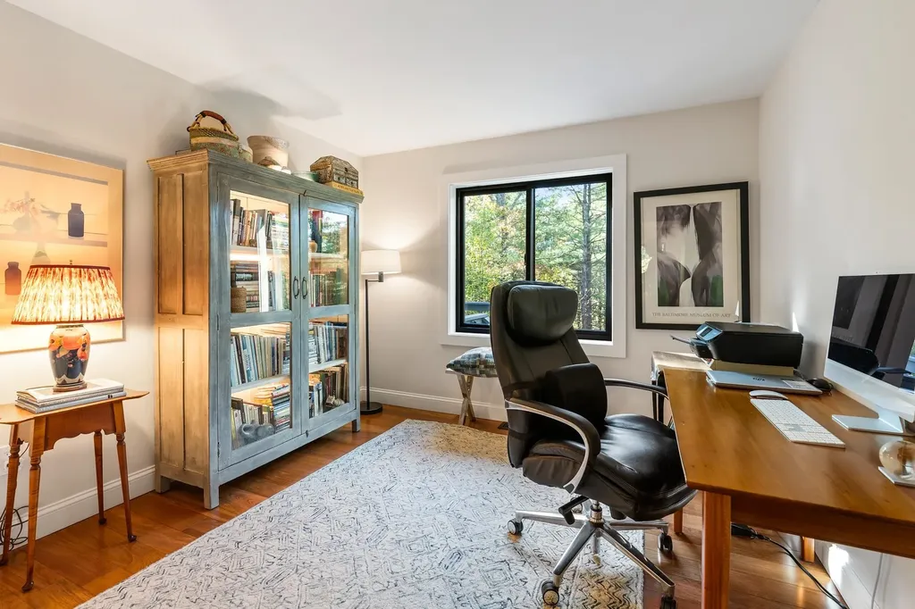 26 Seasons Lane Londonderry NH 03053