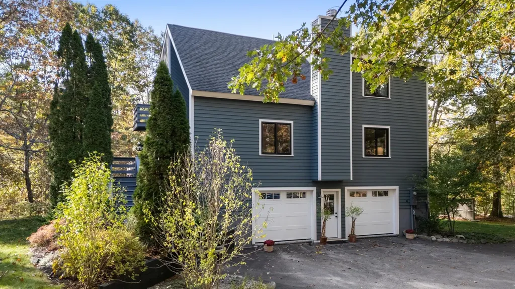 26 Seasons Lane Londonderry NH 03053