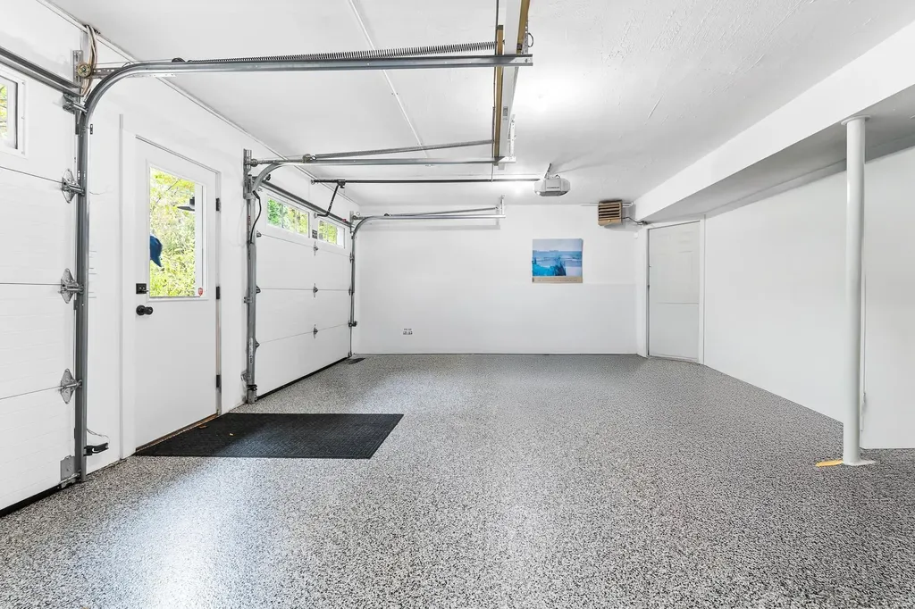 26 Seasons Lane Londonderry NH 03053