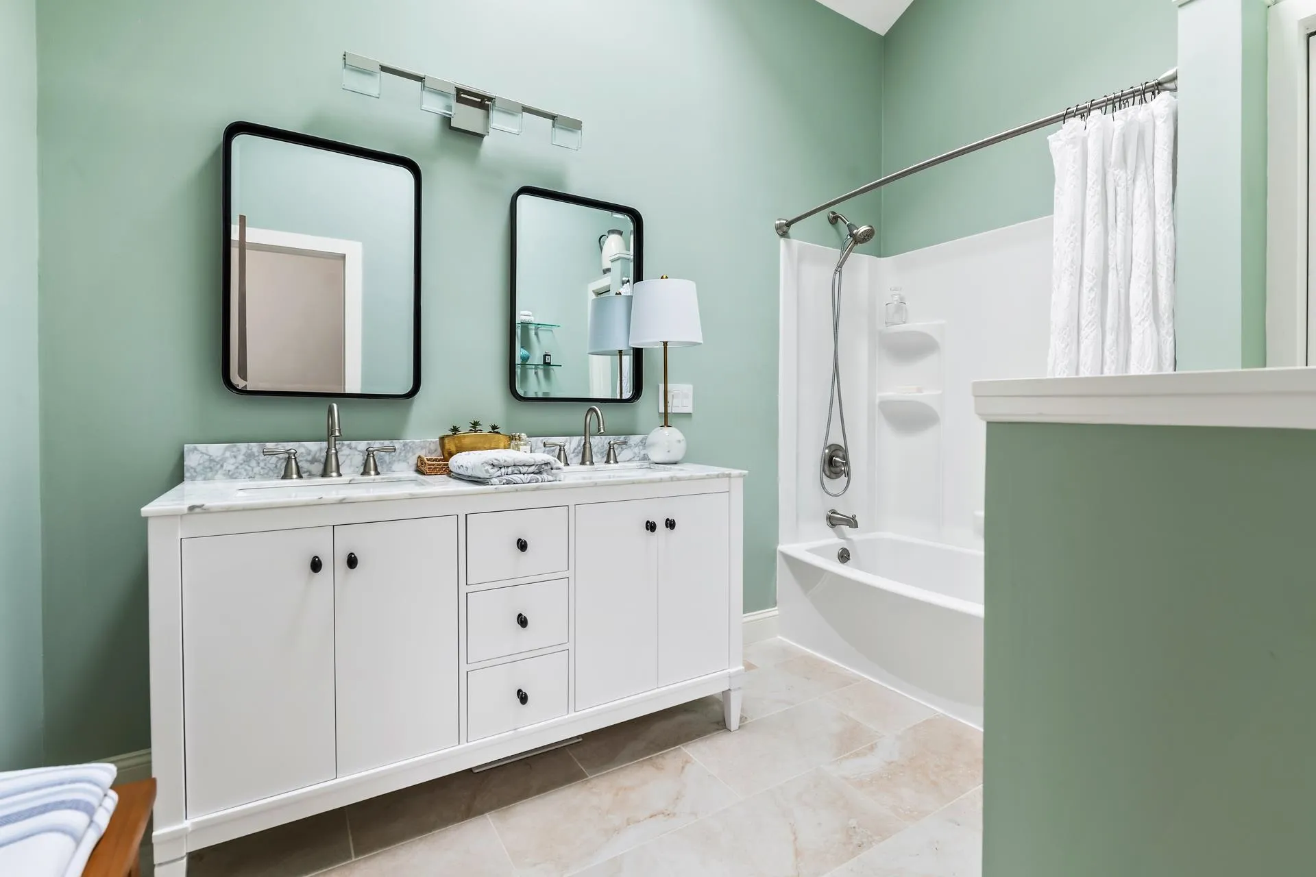 26 Seasons Lane Londonderry NH 03053