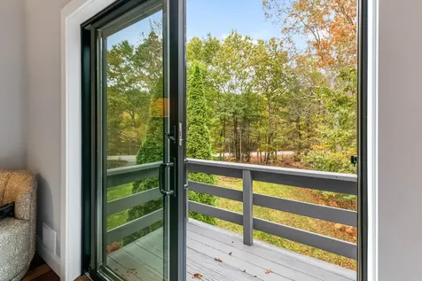 26 Seasons Lane Londonderry NH 03053