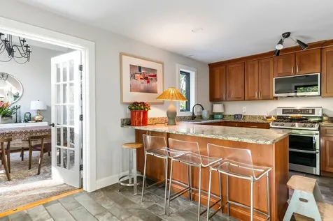 26 Seasons Lane Londonderry NH 03053