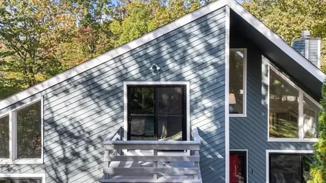 26 Seasons Lane Londonderry NH 03053