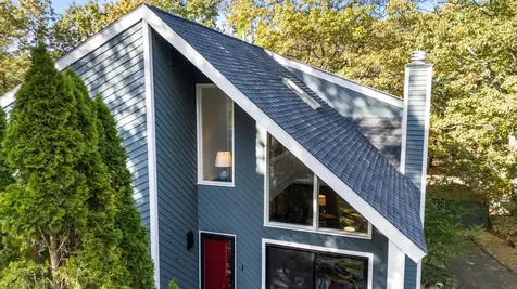 26 Seasons Lane Londonderry NH 03053