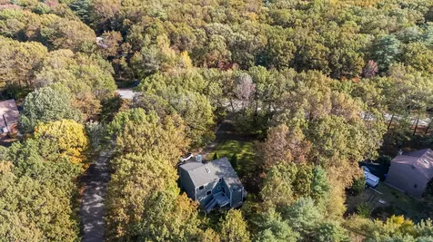 26 Seasons Lane Londonderry NH 03053