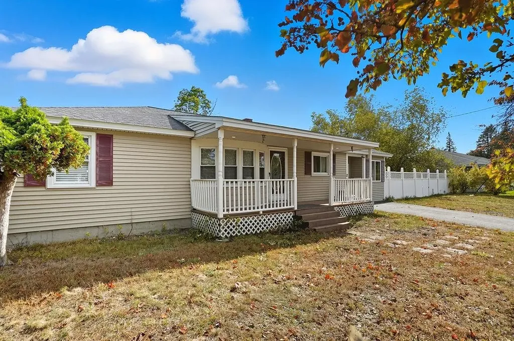 2 Fox Meadow Road Nashua NH 03060