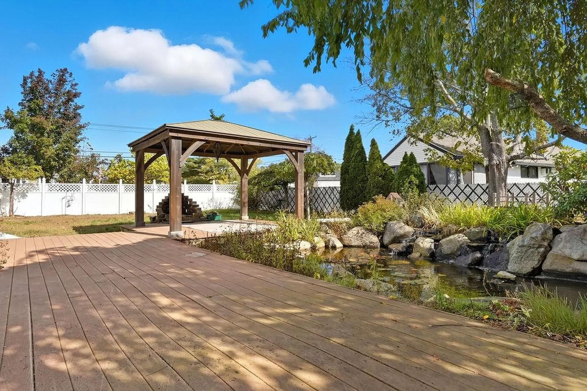 2 Fox Meadow Road Nashua NH 03060