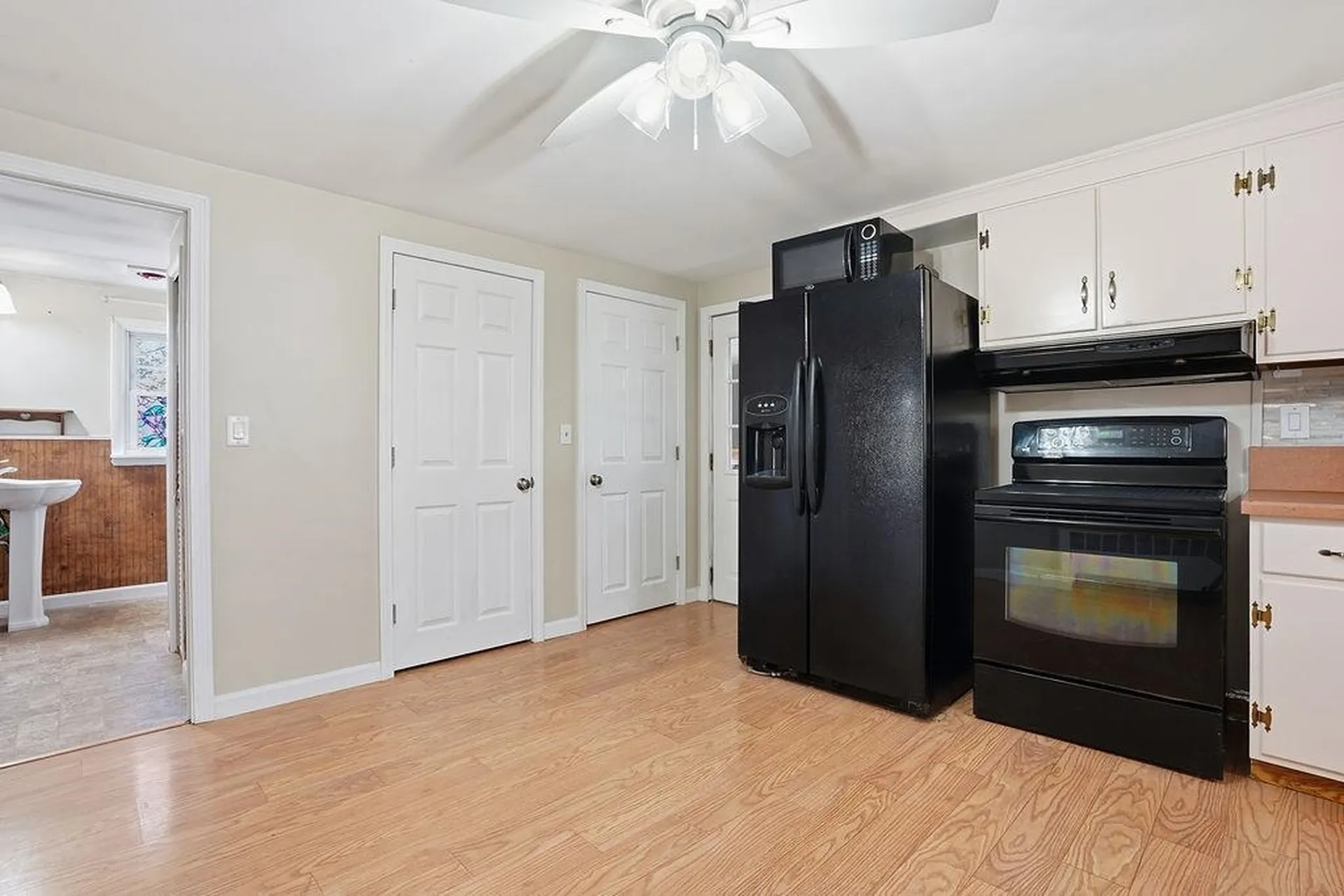 2 Fox Meadow Road Nashua NH 03060