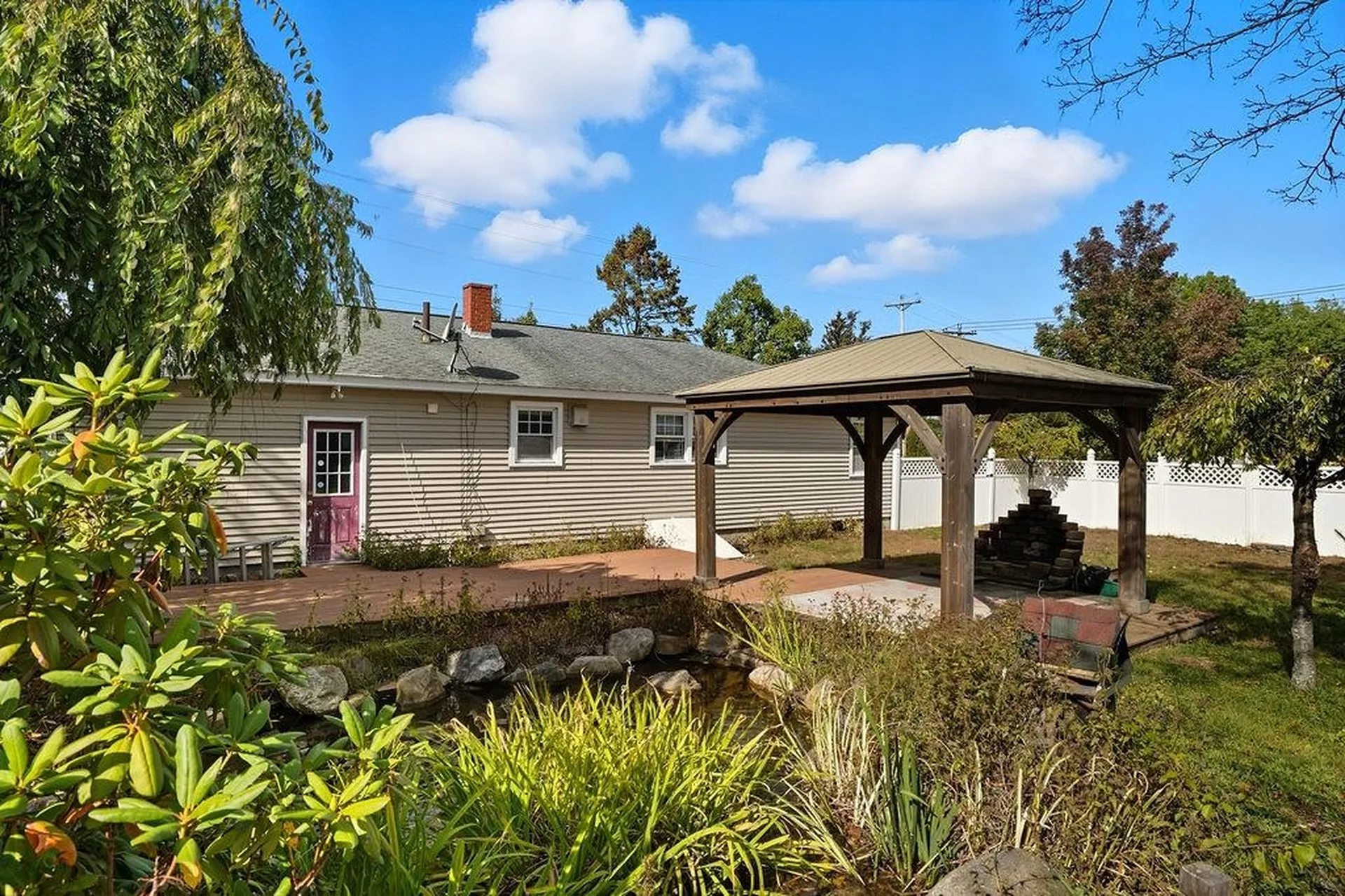 2 Fox Meadow Road Nashua NH 03060