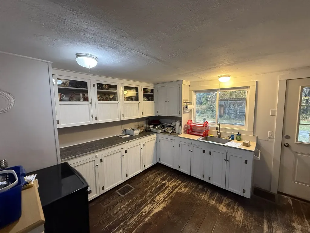 208 New Hebron Road Plymouth NH 03264