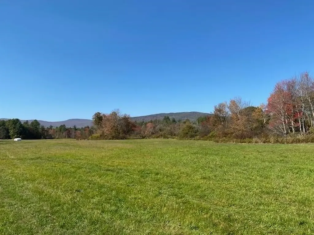 44 Pleasant View Road Bradford NH 03221