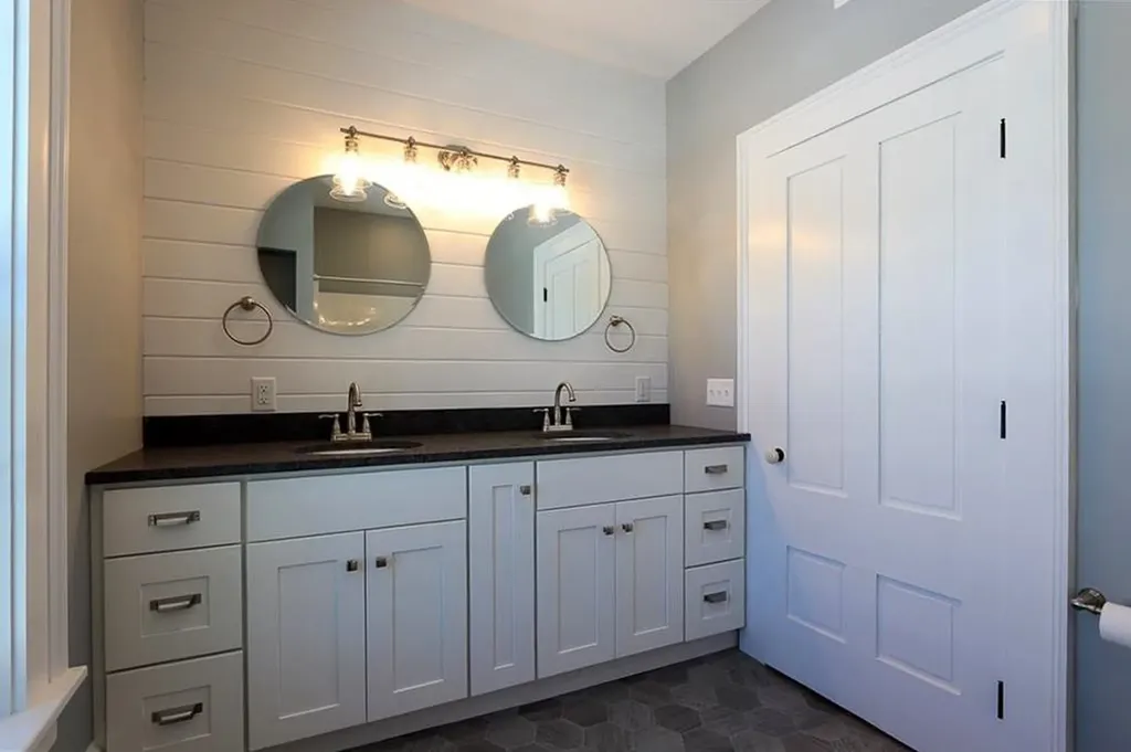 1394 Main Street St. Johnsbury VT 05819