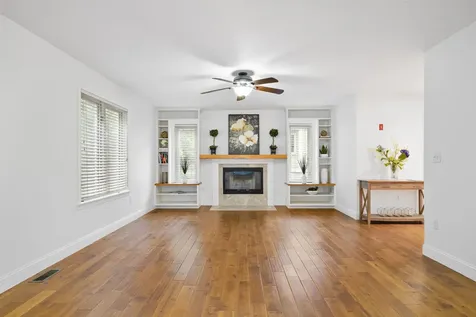 5 Chatfield Drive Nashua NH 03063