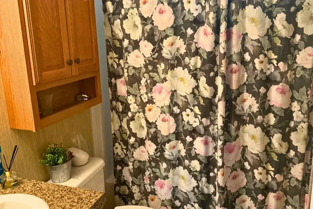 13 Courtesy Avenue Belmont NH 03220