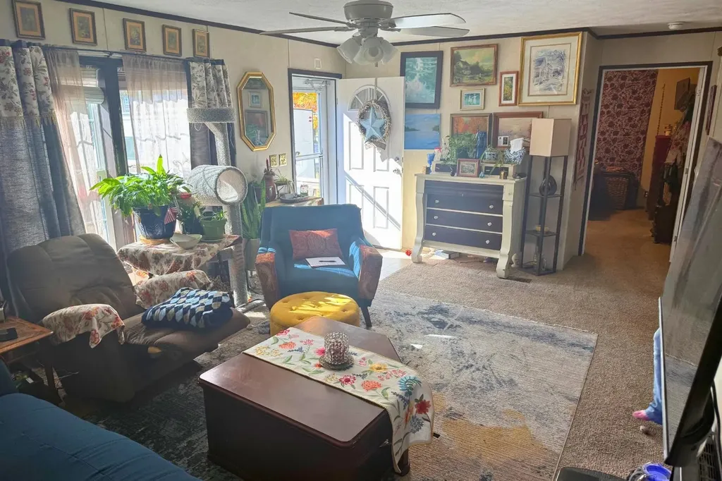 13 Courtesy Avenue Belmont NH 03220