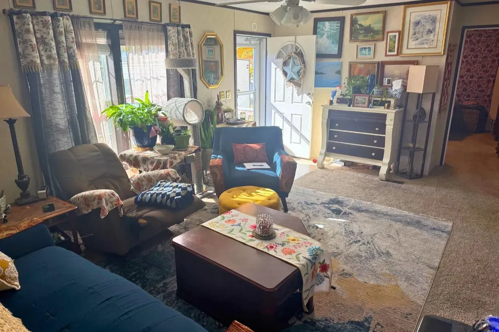 13 Courtesy Avenue Belmont NH 03220