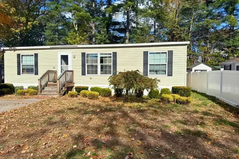 13 Courtesy Avenue Belmont NH 03220