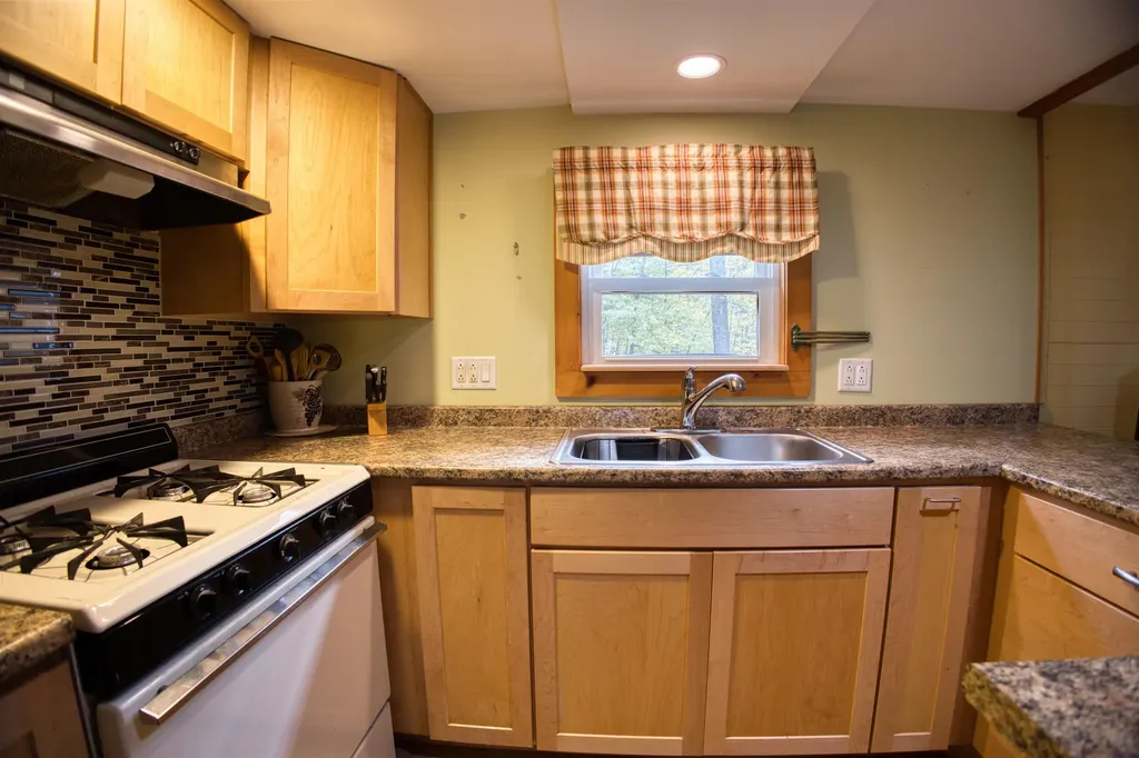 80 Elliott Lane Tamworth NH 03886