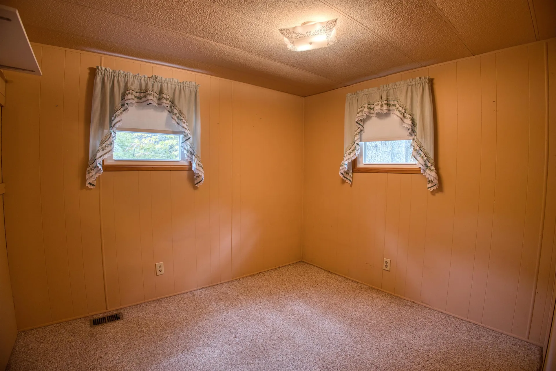 80 Elliott Lane Tamworth NH 03886