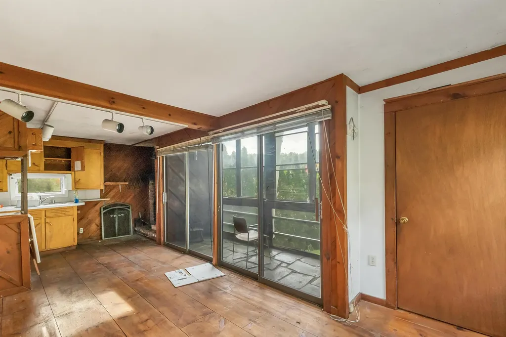 21 Lake Shore Road Windham NH 03087