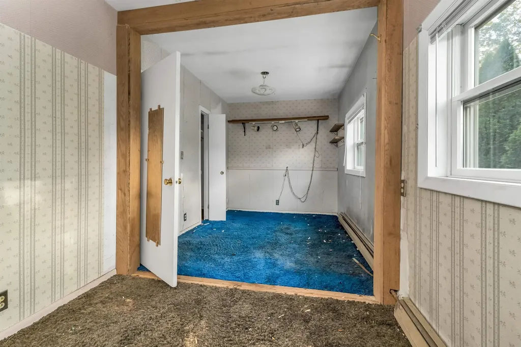 21 Lake Shore Road Windham NH 03087