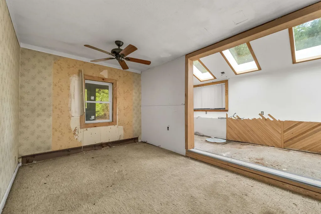 21 Lake Shore Road Windham NH 03087