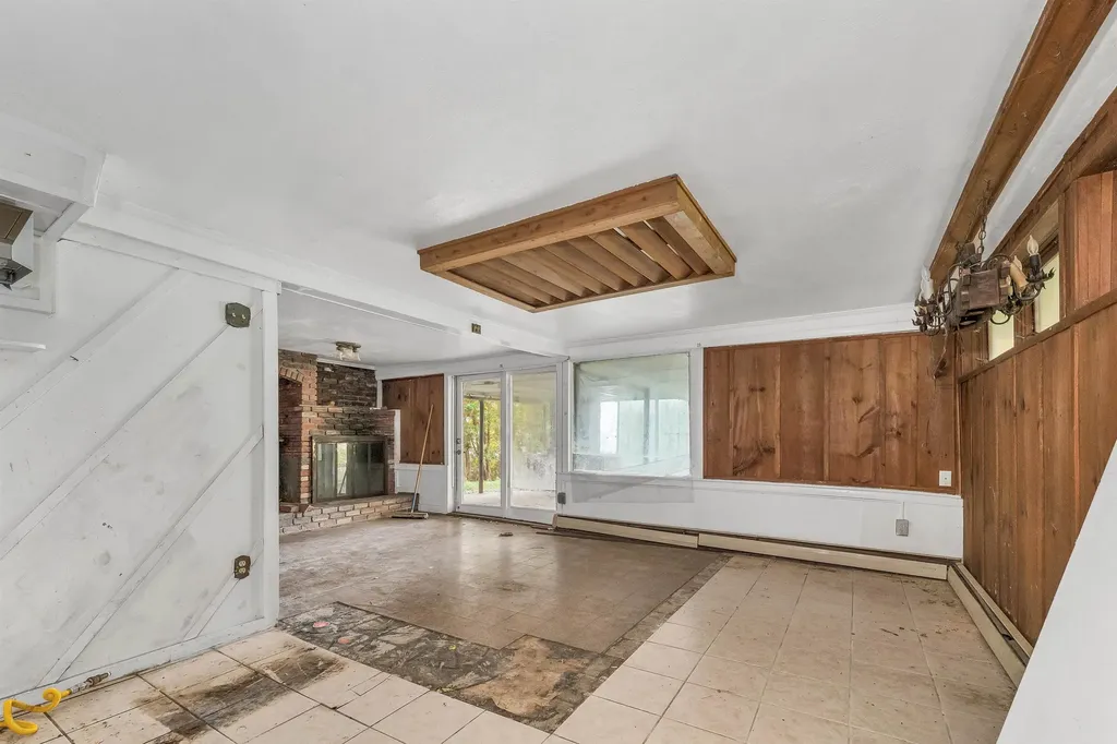 21 Lake Shore Road Windham NH 03087