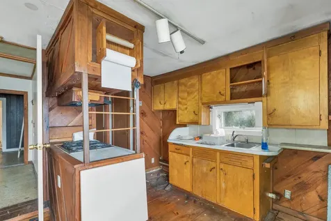 21 Lake Shore Road Windham NH 03087