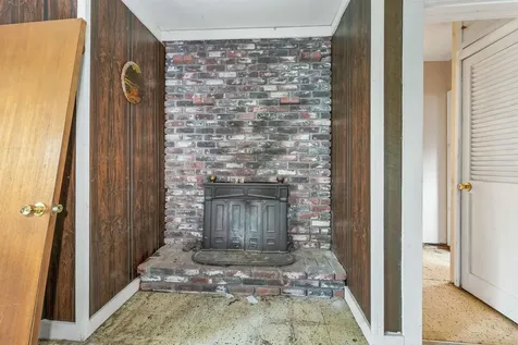 21 Lake Shore Road Windham NH 03087