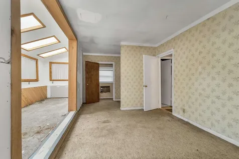 21 Lake Shore Road Windham NH 03087