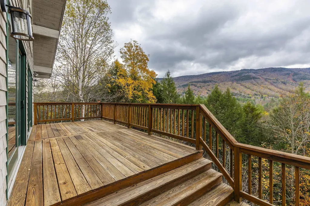 260 Mansfield Lane Londonderry VT 05148