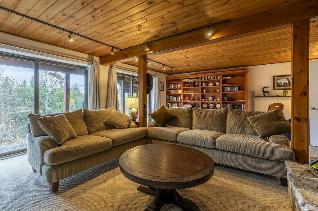 260 Mansfield Lane Londonderry VT 05148