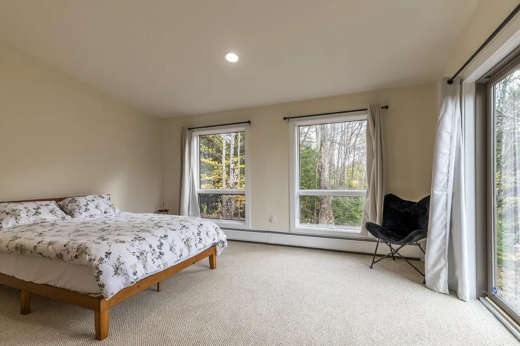 260 Mansfield Lane Londonderry VT 05148