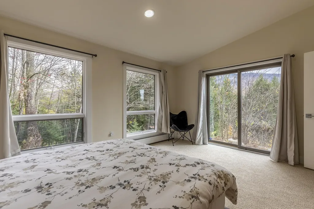 260 Mansfield Lane Londonderry VT 05148