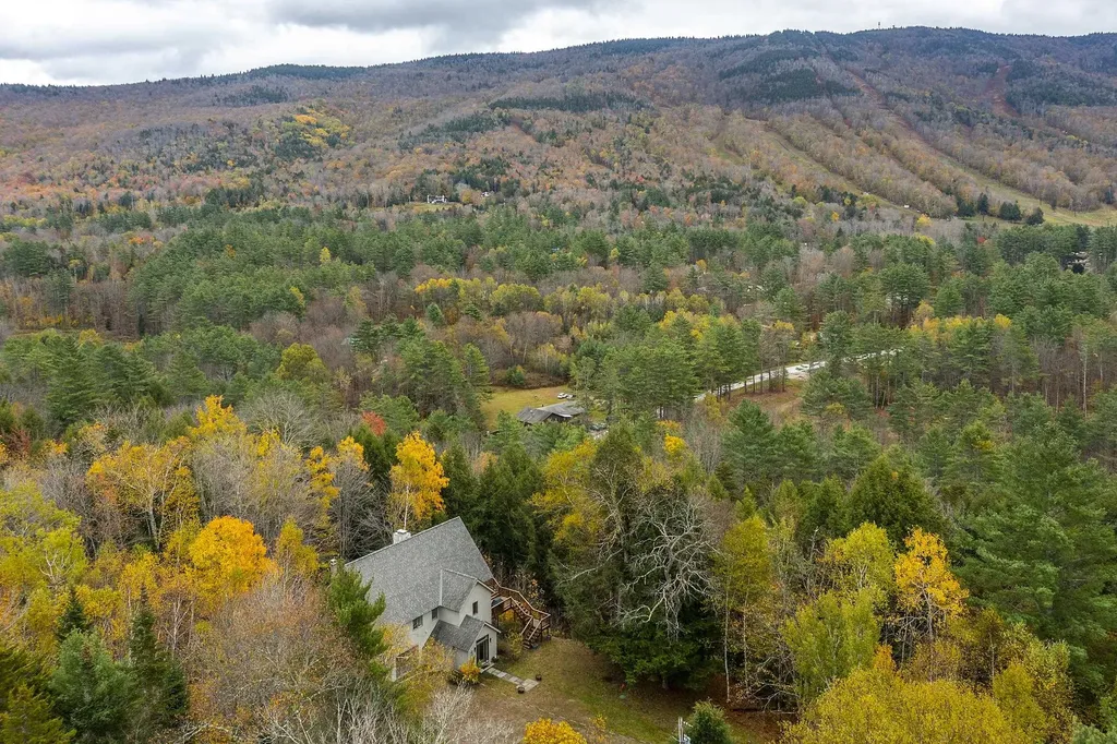 260 Mansfield Lane Londonderry VT 05148