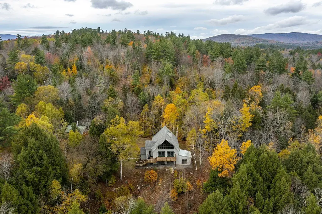 260 Mansfield Lane Londonderry VT 05148