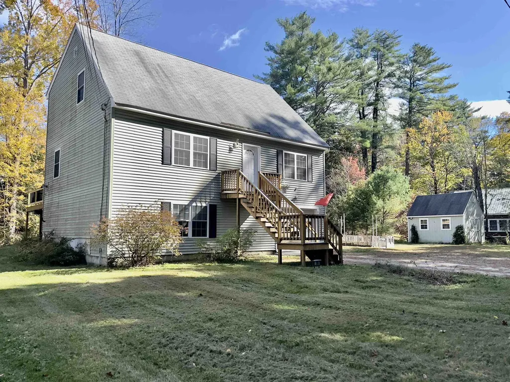 10 Beaver Glen Road Hillsborough NH 03244