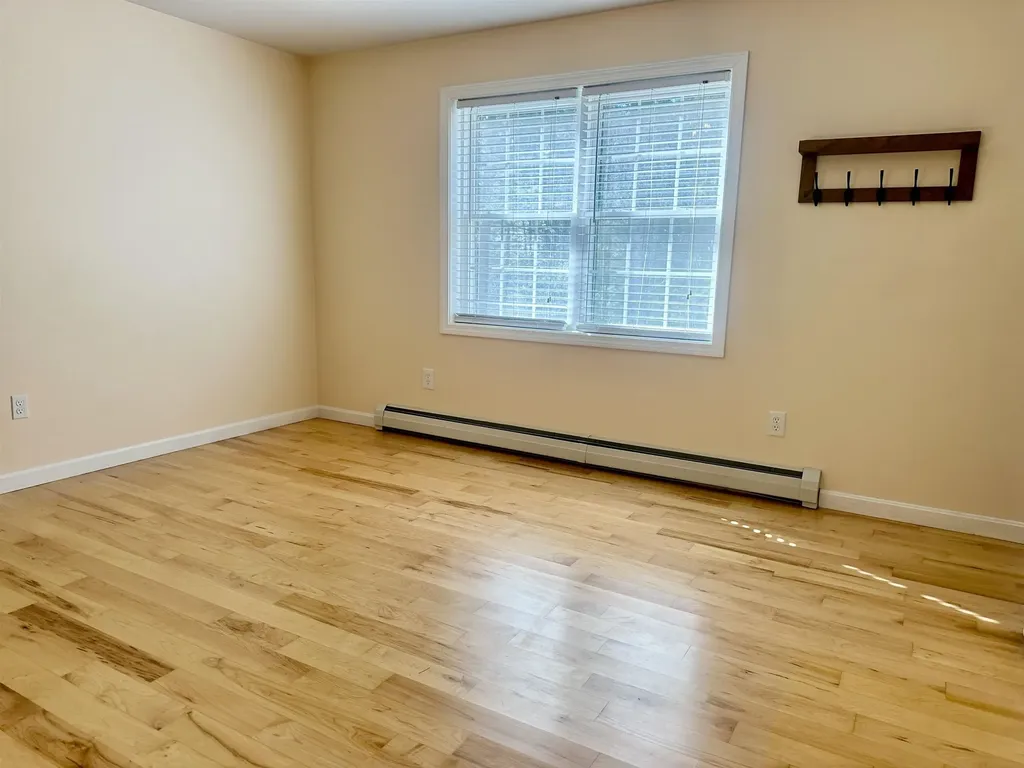 10 Beaver Glen Road Hillsborough NH 03244