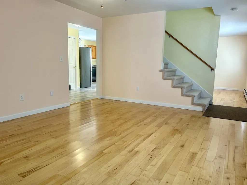 10 Beaver Glen Road Hillsborough NH 03244