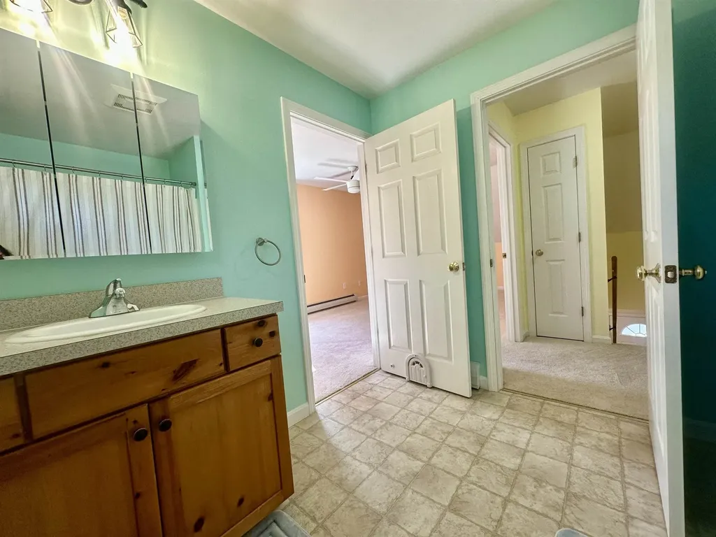 10 Beaver Glen Road Hillsborough NH 03244