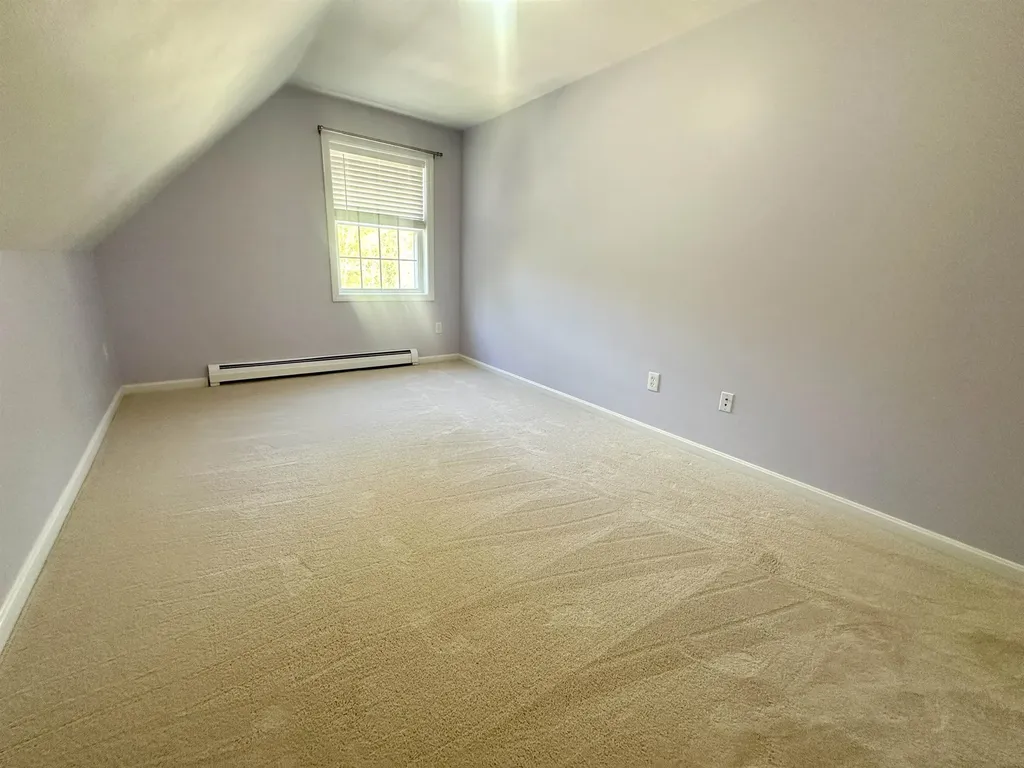 10 Beaver Glen Road Hillsborough NH 03244