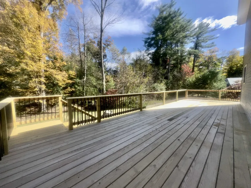 10 Beaver Glen Road Hillsborough NH 03244