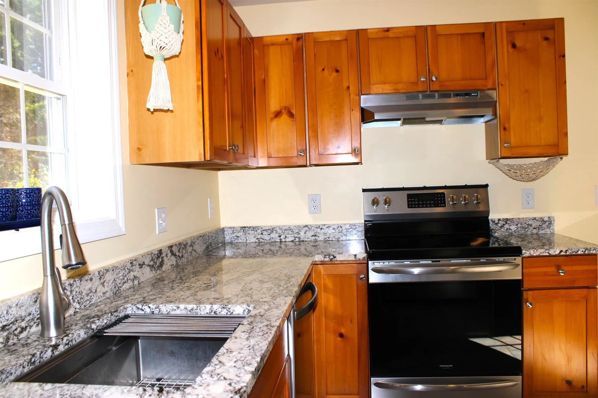 10 Beaver Glen Road Hillsborough NH 03244